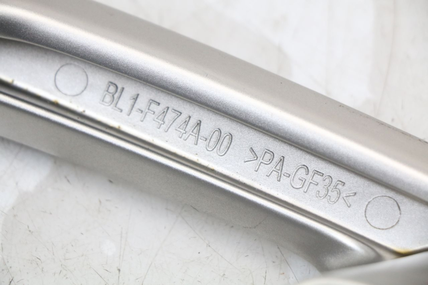 photo de MANETA TRASERA IZQUIERDA YAMAHA XMAX X-MAX ABS 125 (2017 - 2020) - Estado de la superficie y material