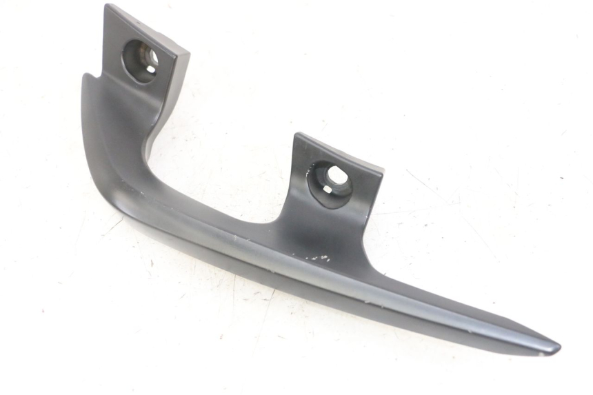 photo de MANETA TRASERA IZQUIERDA YAMAHA X-MAX XMAX 125 (2010 - 2013) - Detalles de los puntos de fijación