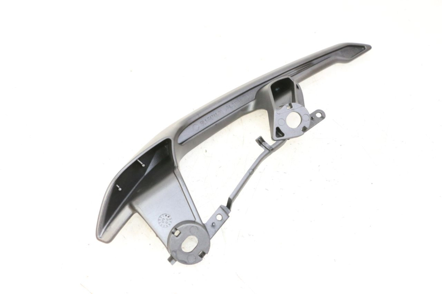 photo de ASIDERO IZQUIERDA YAMAHA XMAX X-MAX 125 (2021 - 2025) - Otra perspectiva