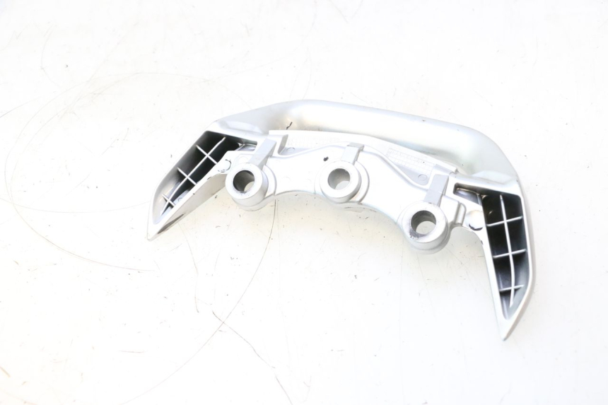 photo de ASIDERO SUZUKI GSR 600 (2005 - 2012) - Otra perspectiva
