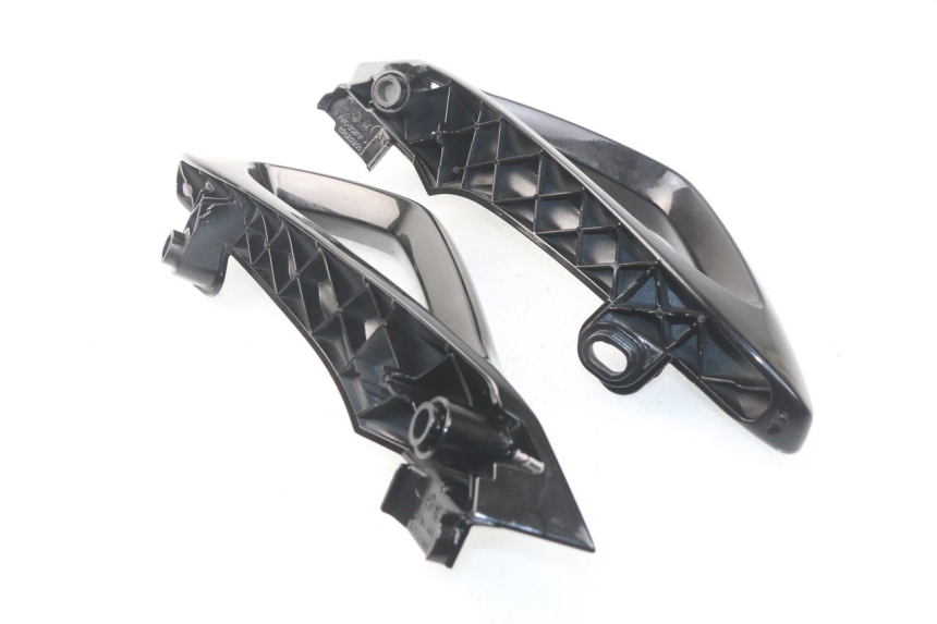 photo de ASIDERO PEUGEOT METROPOLIS 400 (2017 - 2020) - Zoom estado de uso