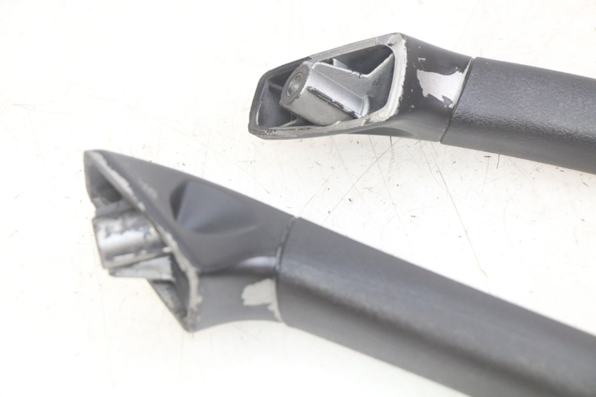 photo de MANILLAR TRASERO PIAGGIO MP3 LT 400 (2007 - 2012) - Zoom estado de uso