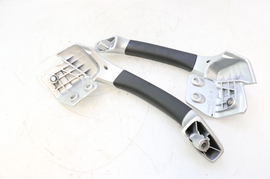 photo de ASIDERO PIAGGIO MP3 LT 300 (2010 - 2016) - Primer plano técnico