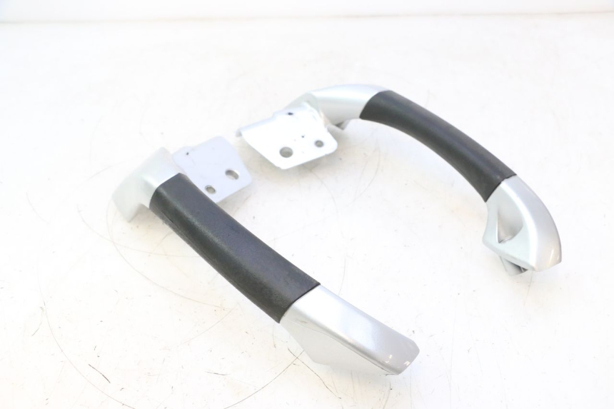 photo de ASIDERO PIAGGIO MP3 LT 300 (2010 - 2016) - Detalles de los puntos de fijación