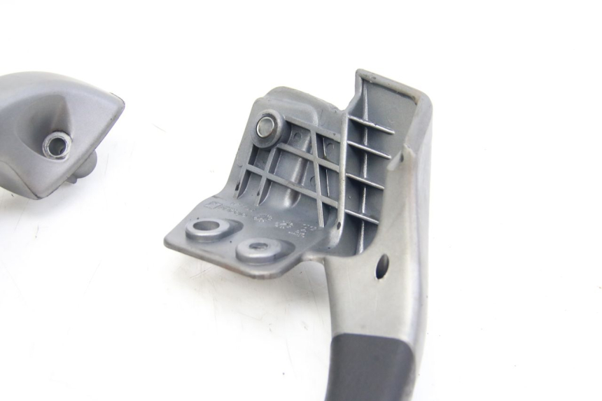 photo de MANILLAR TRASERO PIAGGIO MP3 125 (2006 - 2014) - Primer plano técnico