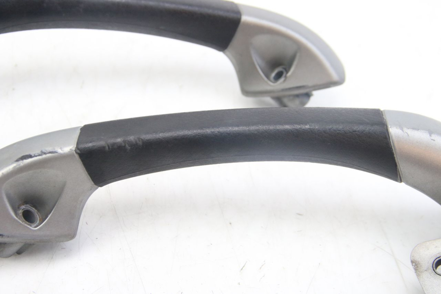 photo de MANILLAR TRASERO PIAGGIO MP3 125 (2006 - 2014) - Primer plano técnico