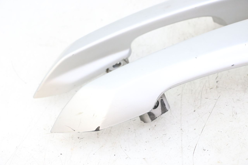 photo de MANILLAR TRASERO PEUGEOT SATELIS 125 (2010 - 2012) - Estado de la superficie y material