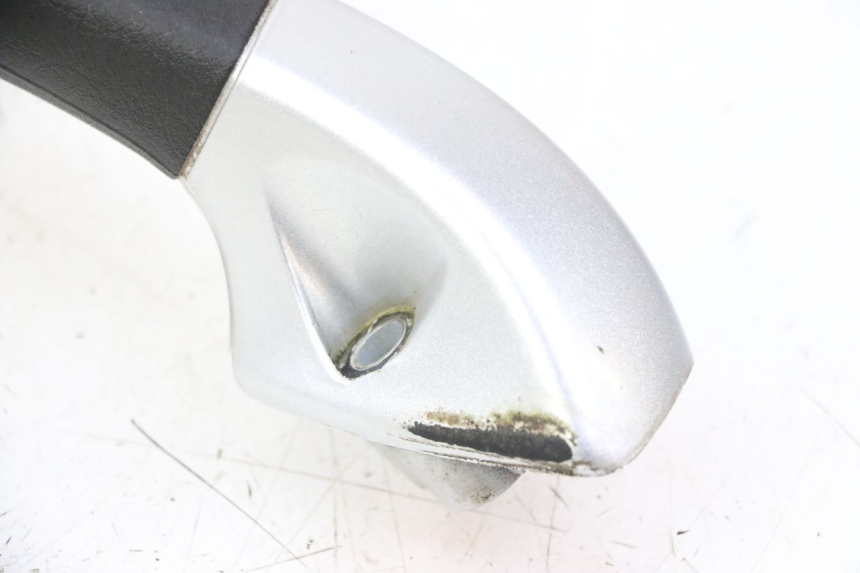 photo de MANILLAR TRASERO PIAGGIO MP3 LT 400 (2007 - 2012) - Primer plano técnico