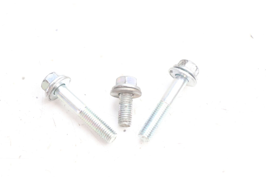 photo de ASIDERO JM MOTORS SANTANA EVO 50 (2024 - 2026) - Primer plano técnico
