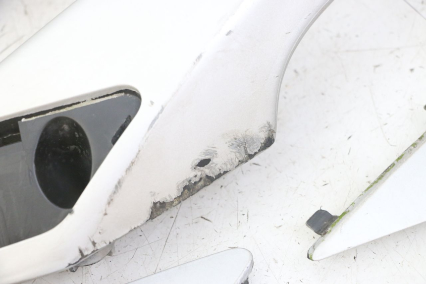 photo de ASIDERO PEUGEOT SATELIS 125 (2013 - 2018) - Características distintivas