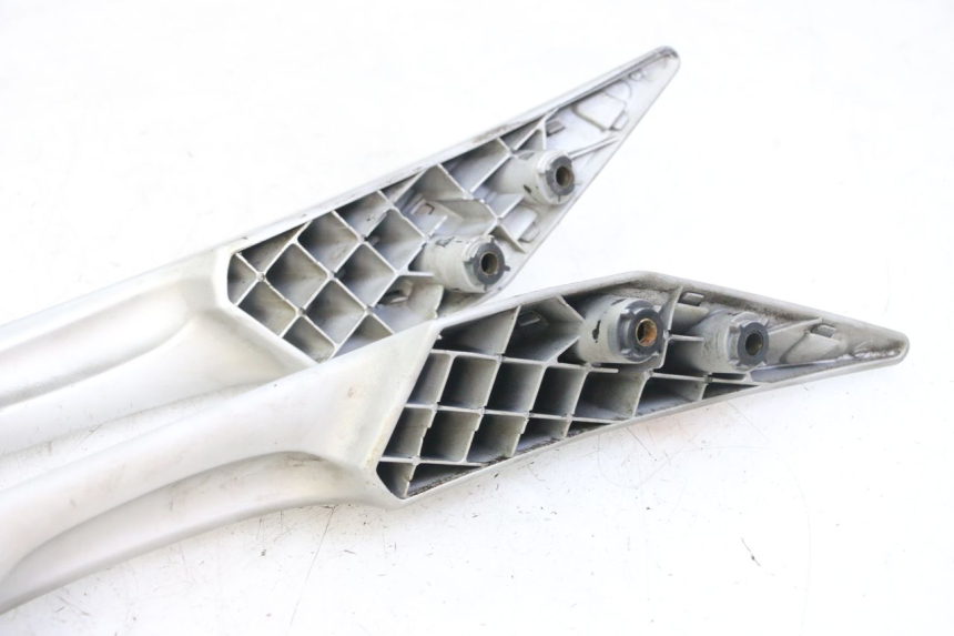 photo de ASIDERO PEUGEOT SATELIS 125 (2013 - 2018) - Primer plano técnico