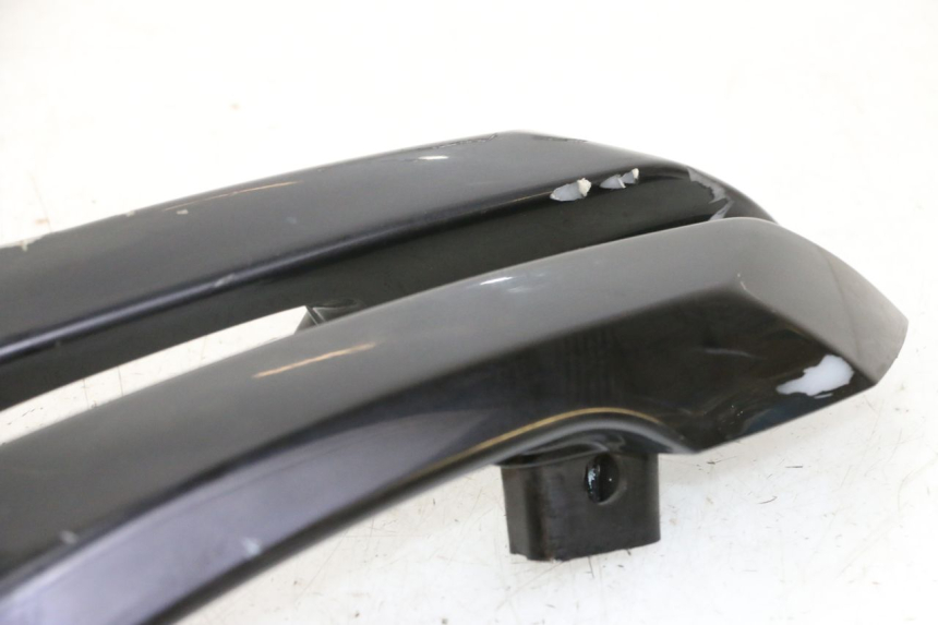 photo de MANILLAR TRASERO PEUGEOT SATELIS 125 (2010 - 2012) - Zoom sobre los componentes