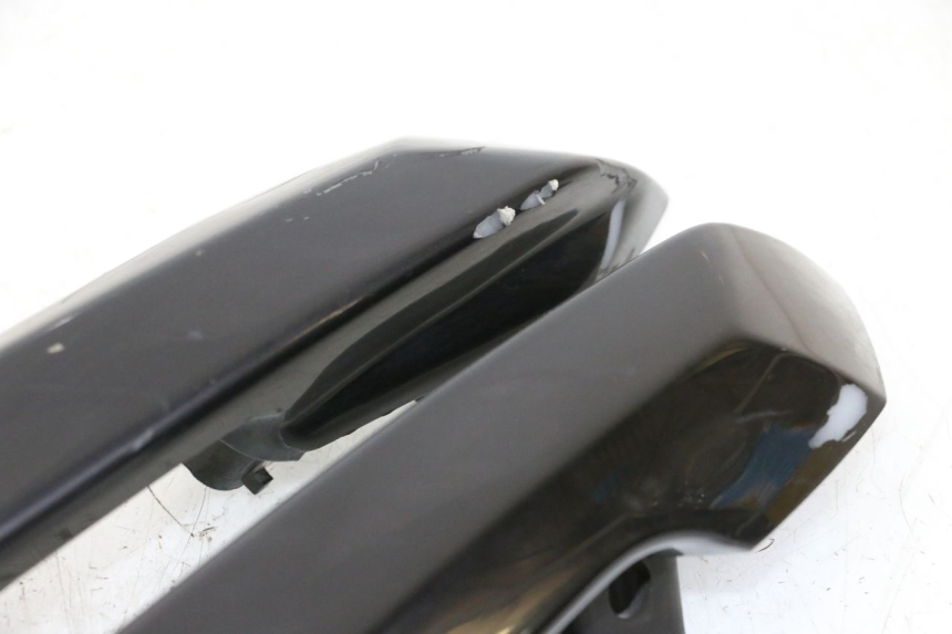 photo de MANILLAR TRASERO PEUGEOT SATELIS 125 (2010 - 2012) - Primer plano de alta resolución