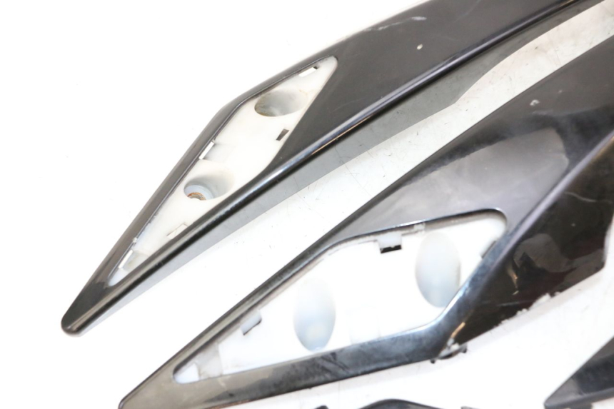 photo de MANILLAR TRASERO PEUGEOT SATELIS 125 (2010 - 2012) - Inspección visual detallada