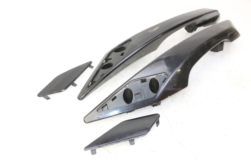 photo de ASIDERO PEUGEOT SATELIS 125 (2013 - 2018) - Detalle de la pieza