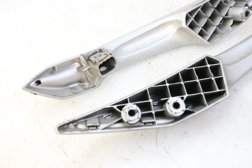 photo de MANILLAR TRASERO PEUGEOT SATELIS 125 (2006 - 2009) - Otra perspectiva