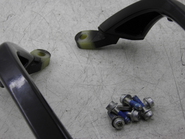 photo de ASIDERO SUZUKI BURGMAN EXECUTIVE 650 (2008 - 2010) - Detalle de la pieza