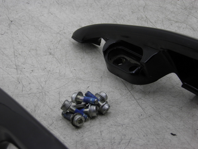 photo de ASIDERO SUZUKI BURGMAN EXECUTIVE 650 (2008 - 2010) - Detalles de los puntos de fijación