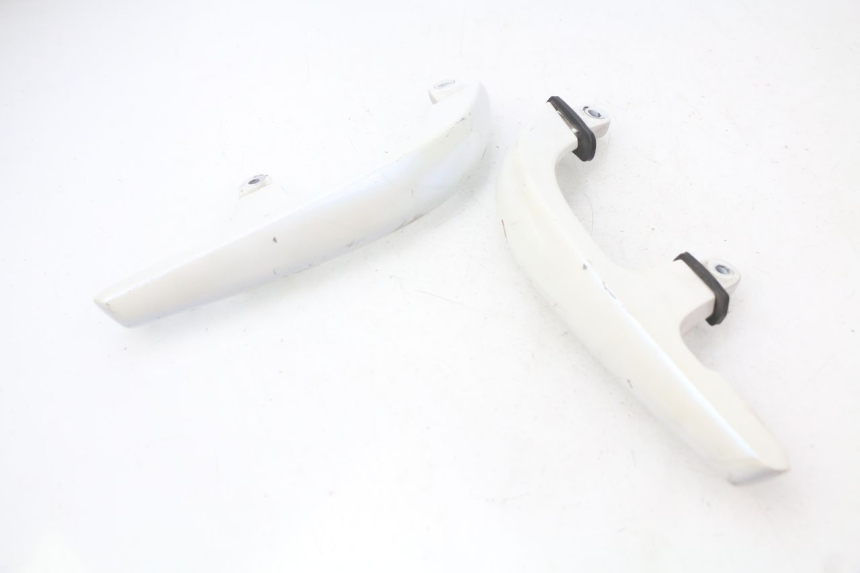 photo de ASIDERO YAMAHA XMAX X-MAX 125 (2006 - 2009) - Detalle de la pieza