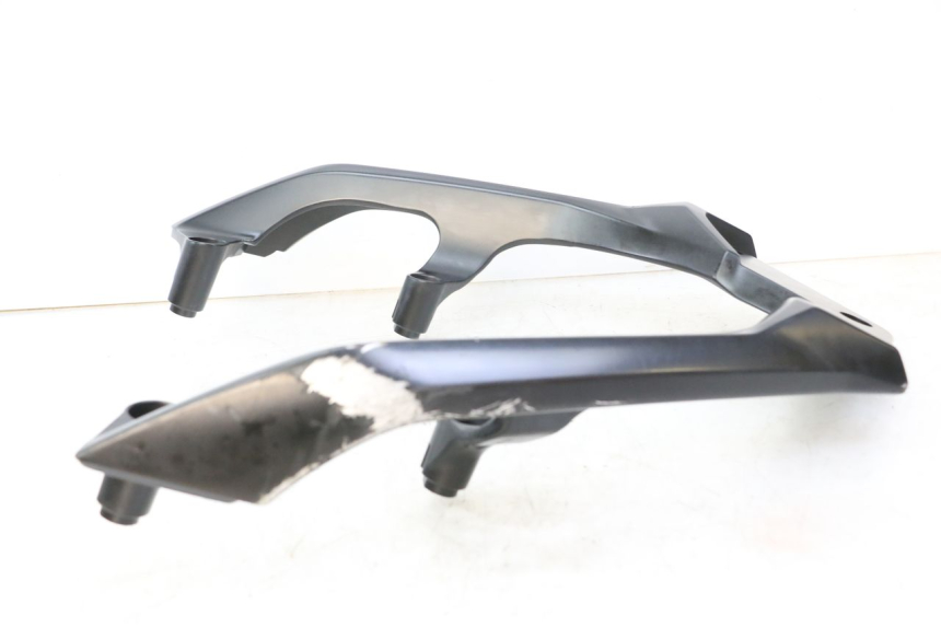 photo de ASIDERO YAMAHA YP T-MAX TMAX 530 (2017 - 2020) - Detalles de los puntos de fijación