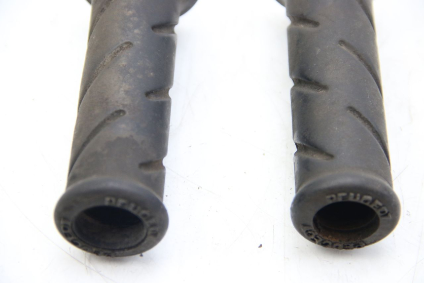 photo de MANILLAR PEUGEOT SATELIS COMPRESSOR K15 125 (2006 - 2009) - Primer plano técnico