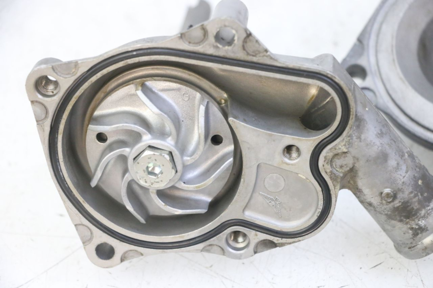 photo de BOMBA AGUA HONDA CB R 1000 (2018 - 2023) - Recambio usado revisado