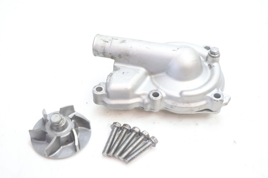 photo de BOMBA AGUA KAWASAKI ER-6 ER6 N 650 (2005 - 2009) - Detalles de los puntos de fijación