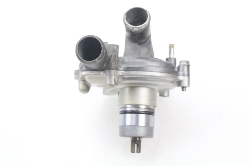 photo de BOMBA DE AGUA YAMAHA FJR ABS 1300 (2006 - 2012) - Otra perspectiva
