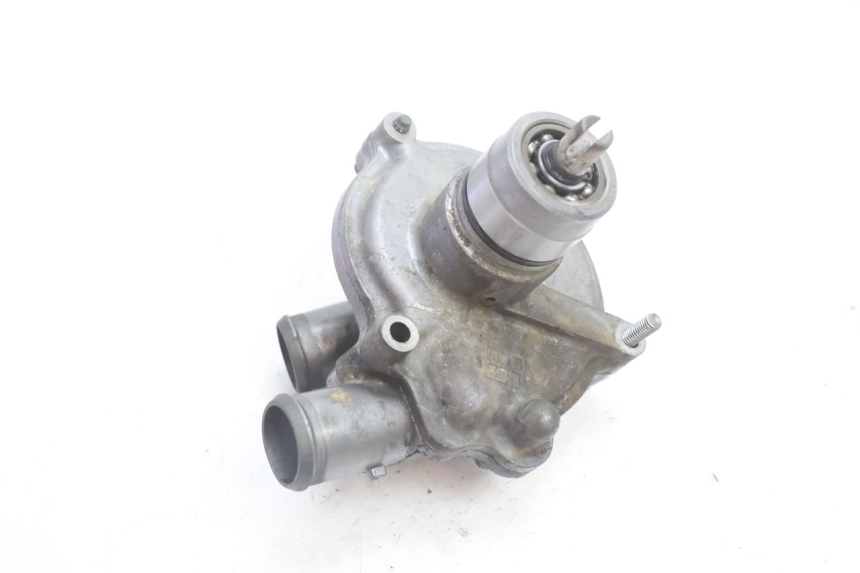 photo de BOMBA AGUA YAMAHA FJR 1300 (2001 - 2005) - Primer plano técnico