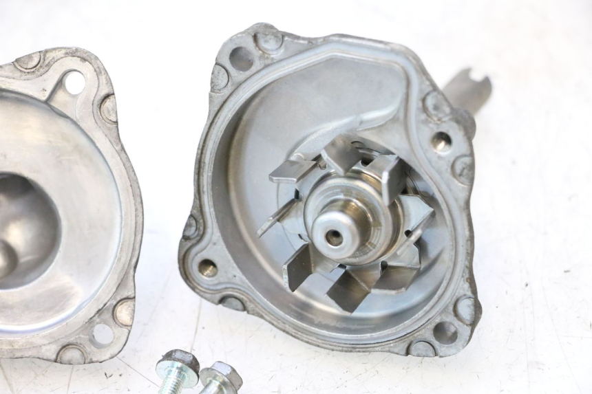 photo de BOMBA AGUA HONDA FJS SILVER WING SILVERWING 400 (2005 - 2008) - Recambio usado revisado