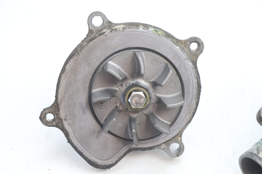 photo de BOMBA AGUA SUZUKI GSR 600 (2005 - 2012) - Primer plano técnico