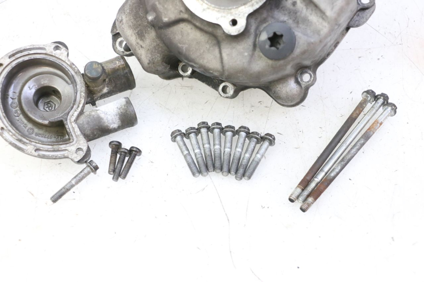 photo de BOMBA DE AGUA PIAGGIO MP3 RL 250 (2006 - 2010) - Zoom sobre los componentes