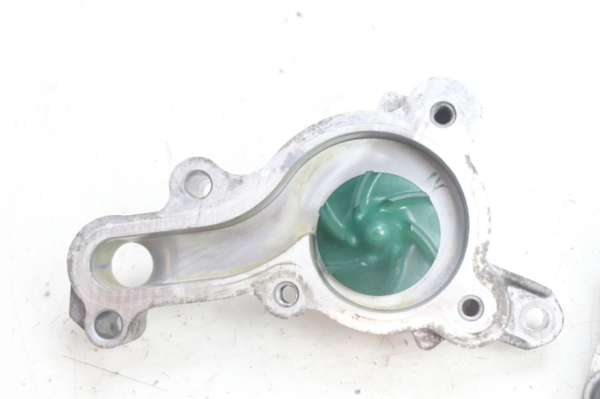 photo de BOMBA AGUA YAMAHA N-MAX NMAX 125 (2021 - 2024) - Detalle de la pieza