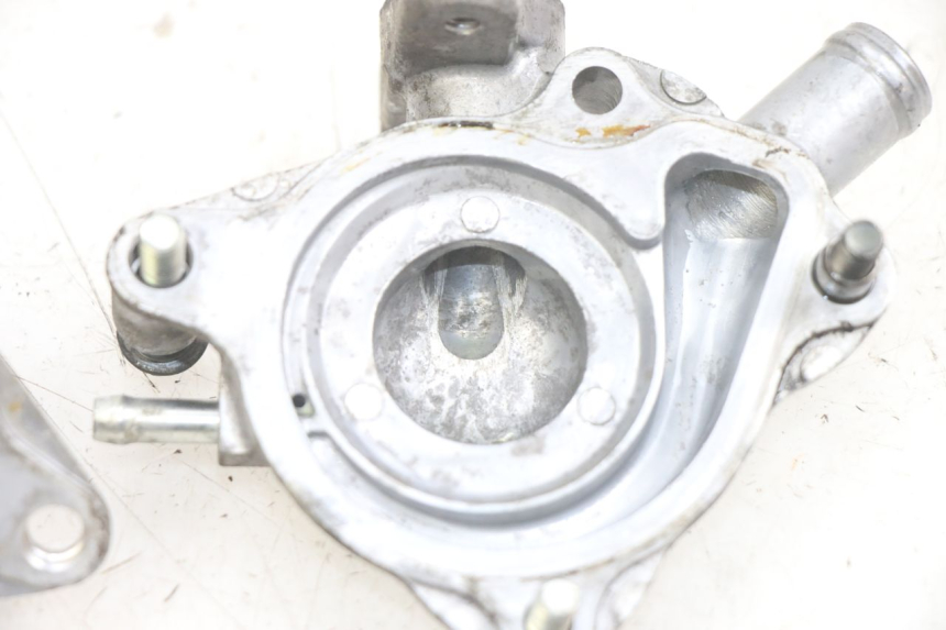 photo de BOMBA DE AGUA HONDA PCX (JF28) 125 (2009 - 2011) - Detalles de los puntos de fijación