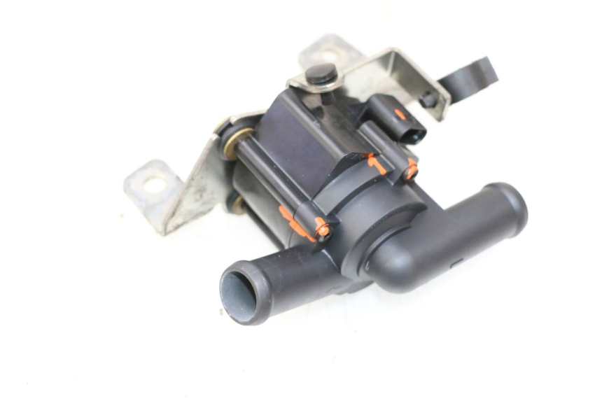 photo de BOMBA AGUA PIAGGIO VESPA GTS SUPER IE 125 (2009 - 2016) - Zoom estado de uso