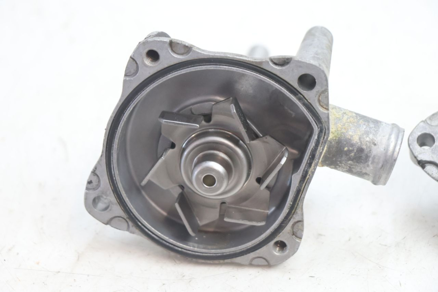 photo de BOMBA AGUA HONDA VFR FI RC46 800 (1998 - 2001) - Detalle de la pieza
