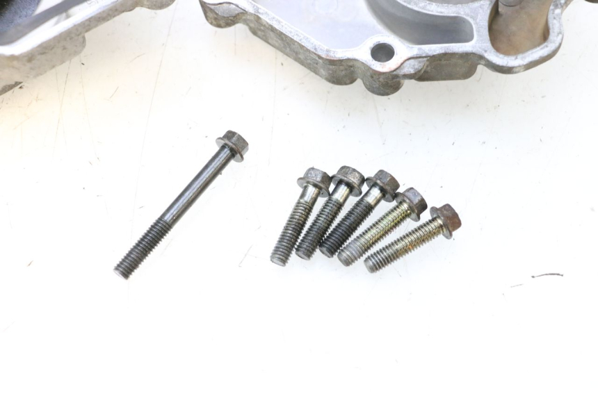 photo de BOMBA AGUA YAMAHA X-MAX XMAX 125 (2010 - 2013) - Detalles de los puntos de fijación