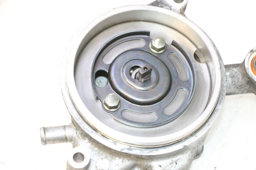 photo de BOMBA DE AGUA YAMAHA XMAX X-MAX 125 (2006 - 2009) - Detalles de los puntos de fijación
