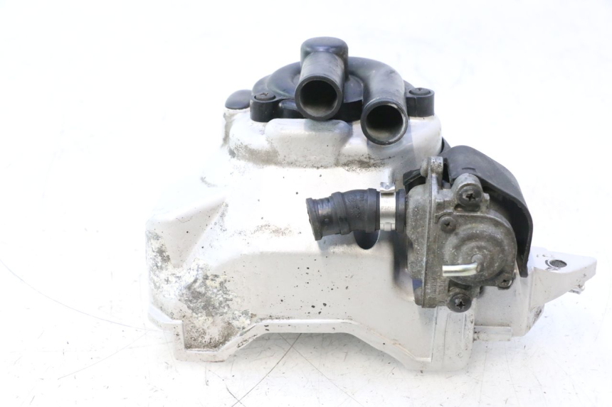 photo de BOMBA AGUA PIAGGIO X9 EVOLUTION 125 (2003 - 2007) - Estado de la superficie y material
