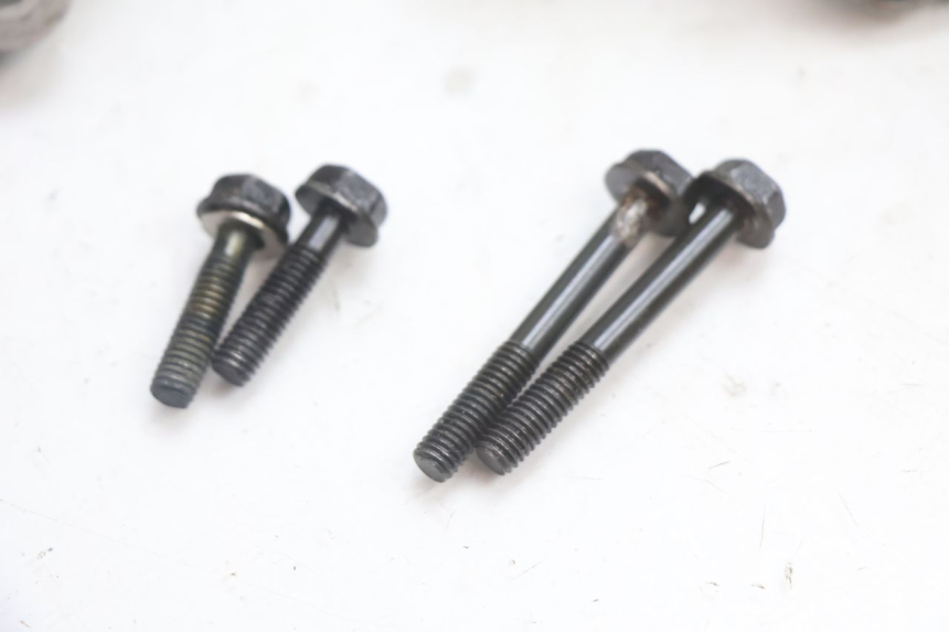 photo de BOMBA AGUA HONDA XRV AFRICA TWIN 750 (1990 - 1992) - Primer plano técnico