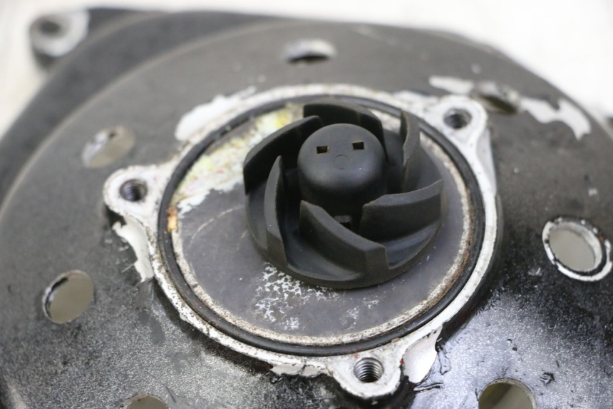 photo de BOMBA AGUA YAMAHA AEROX 50 (1997 - 2006) - Otra perspectiva