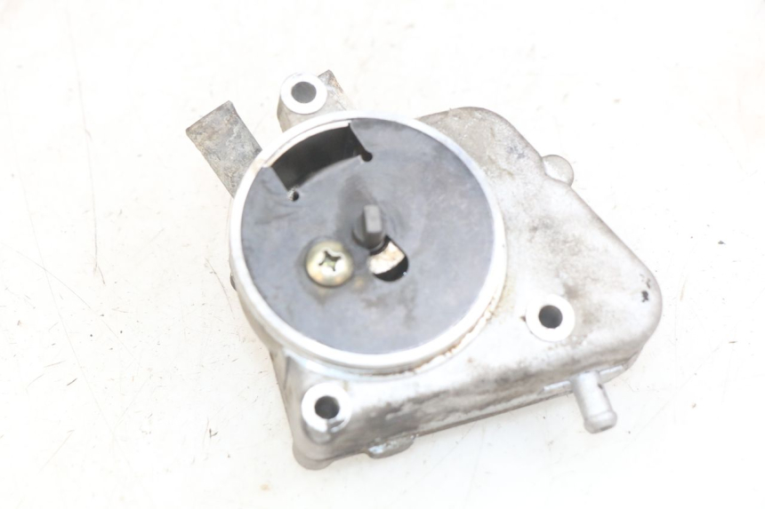 photo de BOMBA DE AGUA YAMAHA YP MAJESTY 125 (1998 - 2001) - Primer plano técnico
