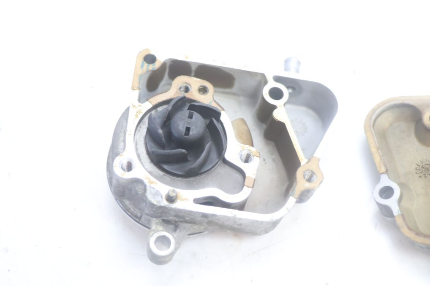 photo de BOMBA DE AGUA YAMAHA YP MAJESTY 125 (2002 - 2006) - Detalle de la pieza