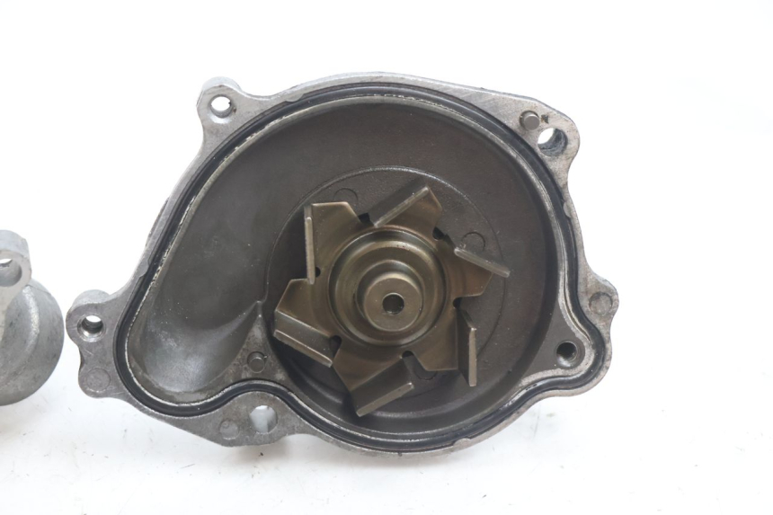 photo de BOMBA AGUA YAMAHA YZF R GENESIS 750 (1993 - 1998) - Zoom estado de uso