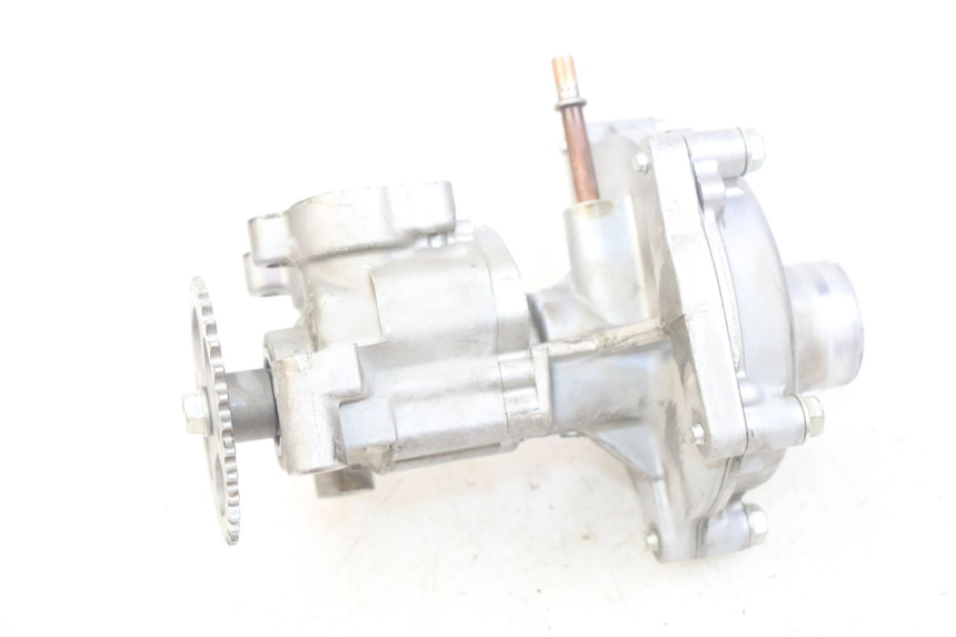 photo de BOMBA DE AGUA YAMAHA YZF R1 1000 (2007 - 2008) - Zoom estado de uso