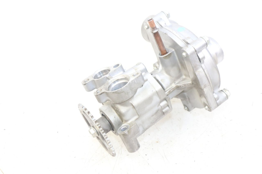 photo de BOMBA DE AGUA YAMAHA YZF R1 1000 (2007 - 2008) - Detalles de los puntos de fijación