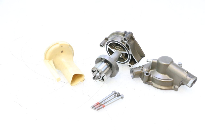 photo de BOMBA DE AGUA KAWASAKI ZX-6R ZX6R 600 (2000 - 2002) - Estado de la superficie y material