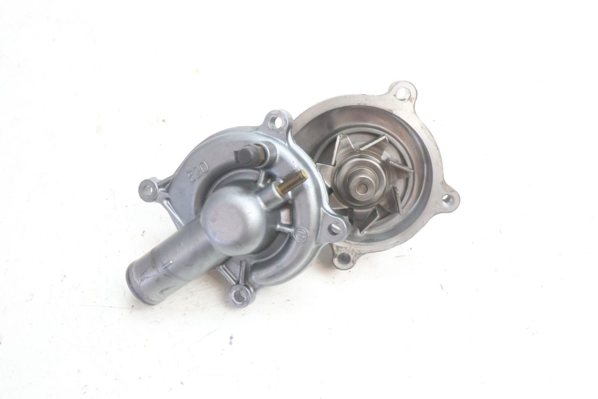 photo de BOMBA AGUA KAWASAKI ZZR 600 (1995 - 2004) - Primer plano técnico