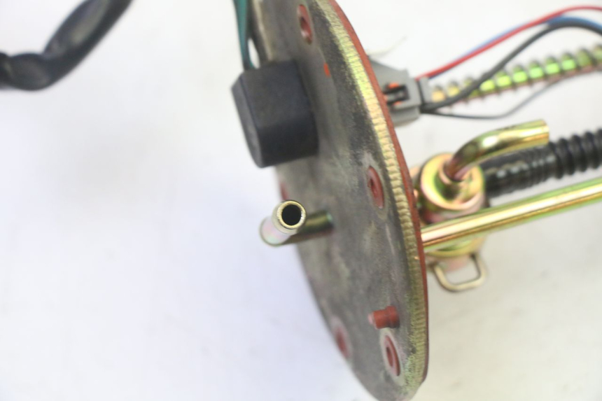 photo de BOMBA GASOLINA QUADRO 4 4D 350 (2015 - 2018) - Otra perspectiva