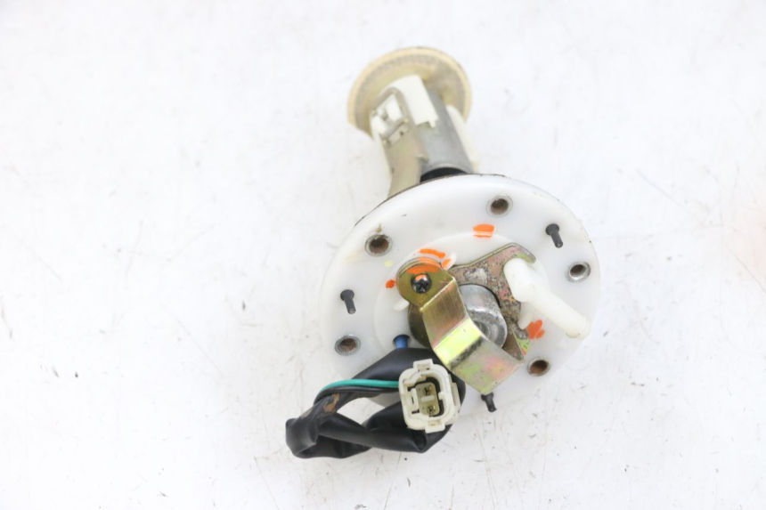 photo de BOMBA DE COMBUSTIBLE KYMCO AGILITY 16+ 4T 50 (2018 - 2023) - Primer plano técnico